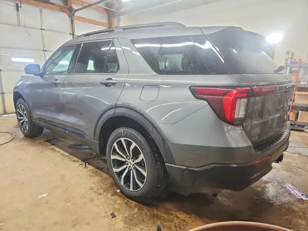 1FMUK8KH3TGA17377 2026 FORD EXPLORER - Image 2