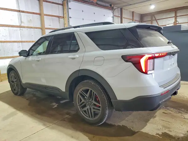 1FMUK8KH3TGA36298 2026 FORD EXPLORER - Image 2
