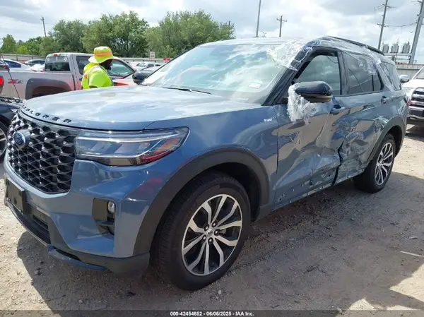 1FMUK8KH4SGB31614 2025 FORD EXPLORER - Image 2
