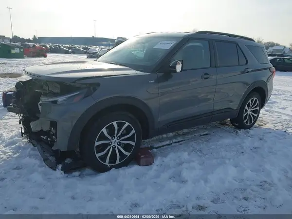 1FMUK8KH4SGB52513 2025 FORD EXPLORER - Image 2