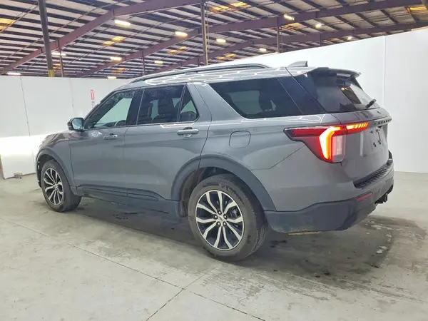 1FMUK8KH4SGB54827 2025 FORD EXPLORER - Image 2