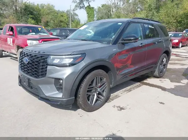 1FMUK8KH4SGB65777 2025 FORD EXPLORER - Image 2