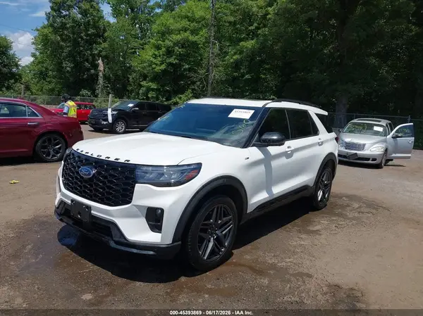 1FMUK8KH4SGB88587 2025 FORD EXPLORER - Image 2