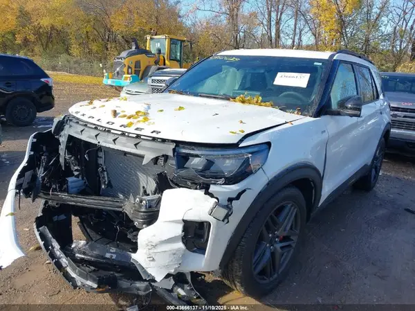 1FMUK8KH4SGC67774 2025 FORD EXPLORER - Image 2