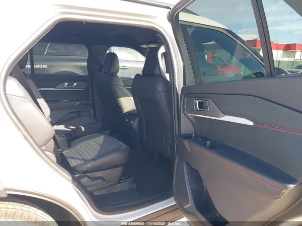 1FMUK8KH4TGA16917 2026 FORD EXPLORER - Image 8