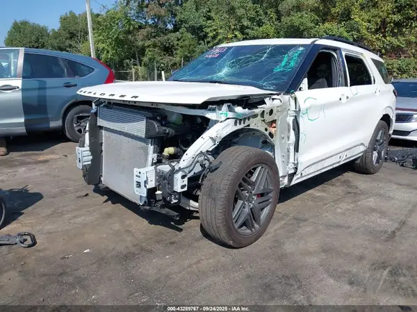 1FMUK8KH5SGA58477 2025 FORD EXPLORER - Image 2
