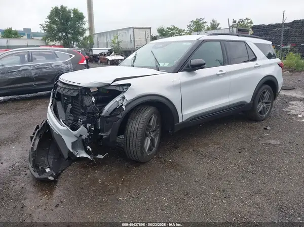 1FMUK8KH6TGB21541 2026 FORD EXPLORER - Image 2