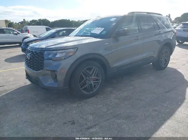 1FMUK8KH7SGB40047 2025 FORD EXPLORER - Image 2