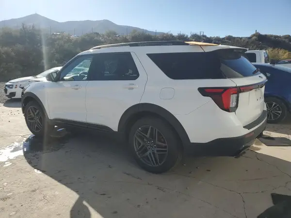 1FMUK8KH7SGB45555 2025 FORD EXPLORER - Image 2
