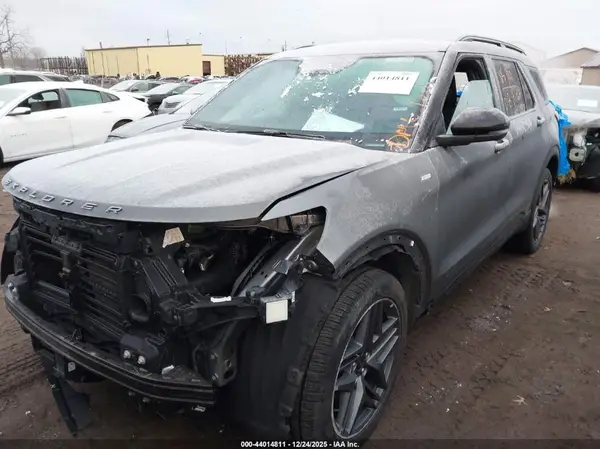1FMUK8KH7SGB81813 2025 FORD EXPLORER - Image 2