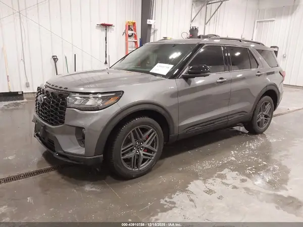 1FMUK8KH7SGC84469 2025 FORD EXPLORER - Image 2