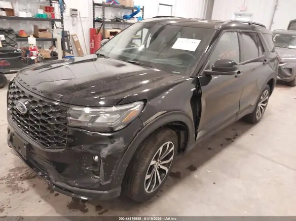 1FMUK8KH8SGC32302 2025 FORD EXPLORER - Image 2