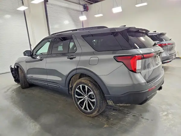 1FMUK8KH8TGA55946 2026 FORD EXPLORER - Image 2