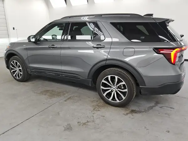 1FMUK8KH9SGB31270 2025 FORD EXPLORER - Image 2