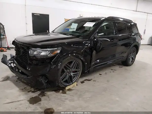 1FMUK8KH9SGB62082 2025 FORD EXPLORER - Image 2