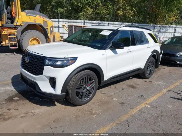 1FMUK8KH9SGC05514 2025 FORD EXPLORER - Image 2