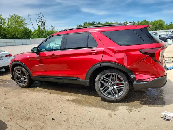1FMUK8KH9TGA12135 2026 FORD EXPLORER - Image 2