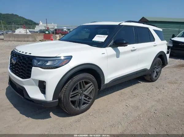 1FMUK8KHXSGB02456 2025 FORD EXPLORER - Image 2