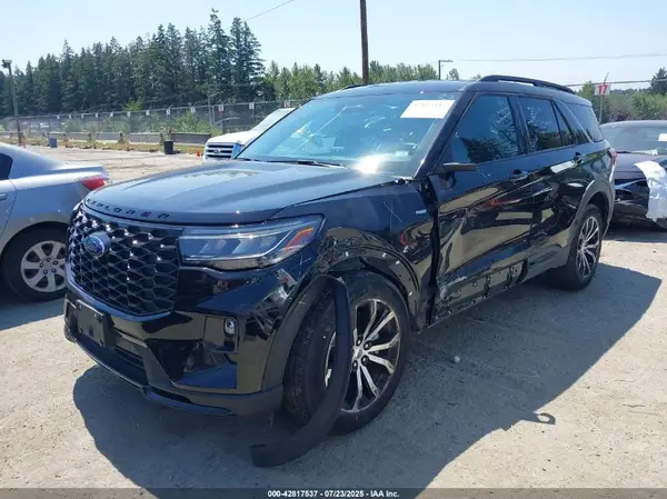 1FMUK8KHXSGB32329 2025 FORD EXPLORER - Image 2