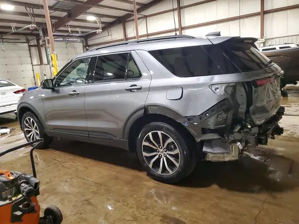 1FMUK8KHXTGB10610 2026 FORD EXPLORER - Image 2