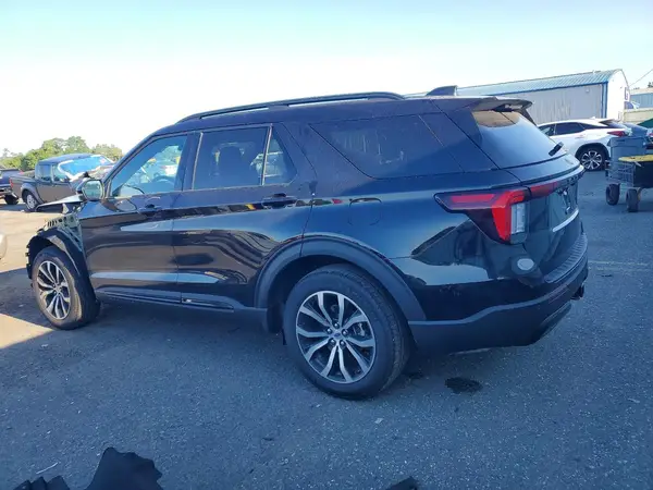 1FMUK8KHXTGB62111 2026 FORD EXPLORER - Image 2