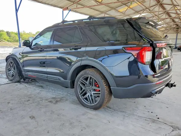 1FMWK7GC0TGA11360 2026 FORD EXPLORER - Image 2