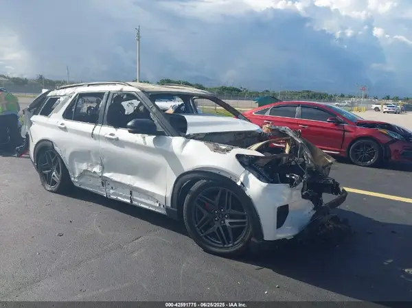 1FMWK7GC8SGA67089 2025 FORD EXPLORER - Image 1