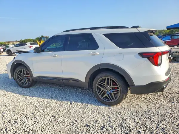 1FMWK7GC8SGB00804 2025 FORD EXPLORER - Image 2