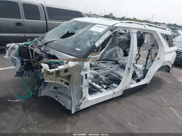 1FMWK7HC1SGA65781 2025 FORD EXPLORER - Image 2