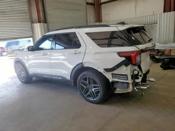 1FMWK8GC0SGA64659 2025 FORD EXPLORER - Image 2