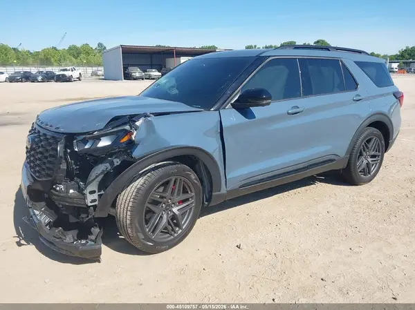 1FMWK8GC1TGA09087 2026 FORD EXPLORER - Image 2