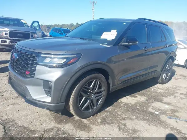 1FMWK8GC2SGA33218 2025 FORD EXPLORER - Image 2