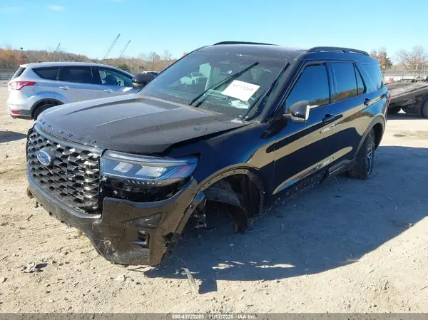 1FMWK8GC3SGA10627 2025 FORD EXPLORER - Image 2