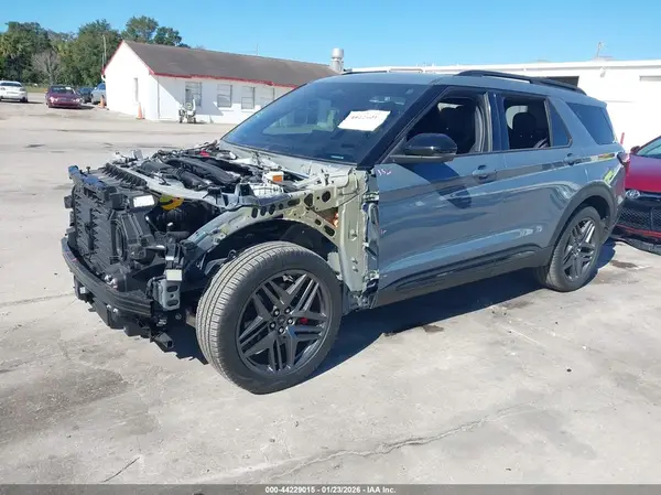 1FMWK8GC3SGB86190 2025 FORD EXPLORER - Image 2