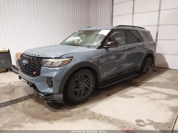1FMWK8GC3TGA16221 2026 FORD EXPLORER - Image 2