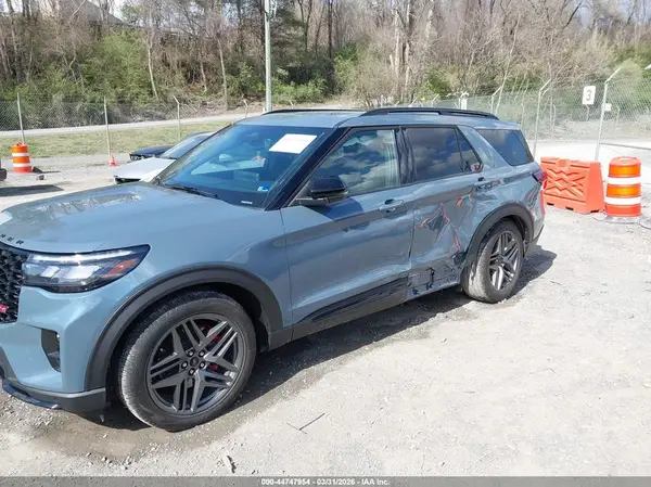 1FMWK8GC3TGB07635 2026 FORD EXPLORER - Image 2