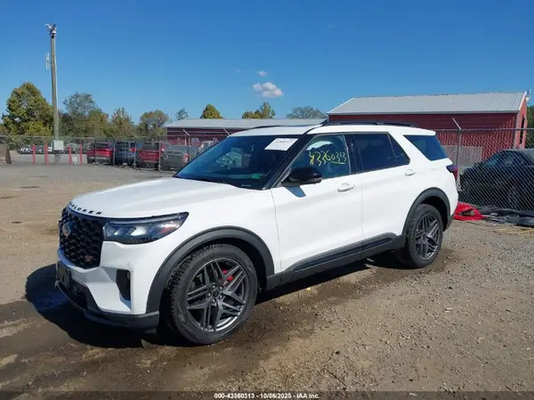 1FMWK8GC4SGB78065 2025 FORD EXPLORER - Image 2