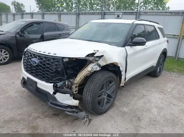 1FMWK8GC5SGB40215 2025 FORD EXPLORER - Image 2