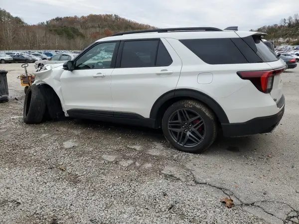 1FMWK8GC5SGB76650 2025 FORD EXPLORER - Image 2