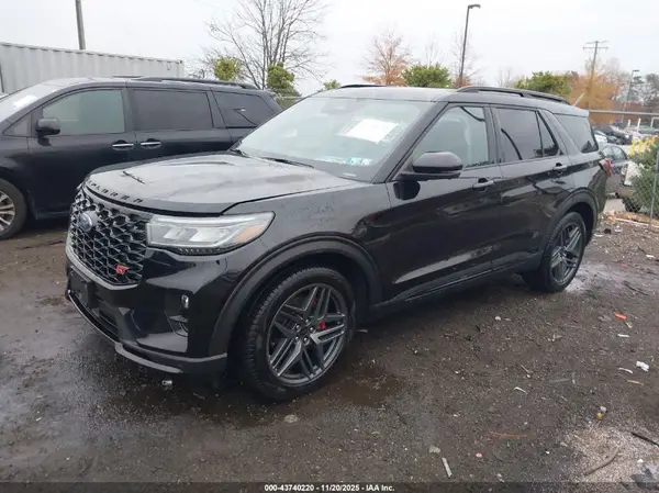 1FMWK8GC6SGA28233 2025 FORD EXPLORER - Image 2