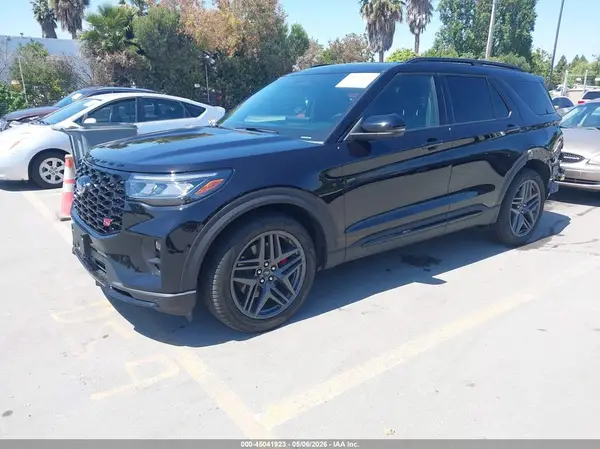 1FMWK8GC8TGA11595 2026 FORD EXPLORER - Image 2