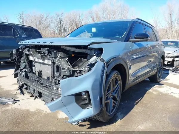 1FMWK8GC9SGA13922 2025 FORD EXPLORER - Image 2
