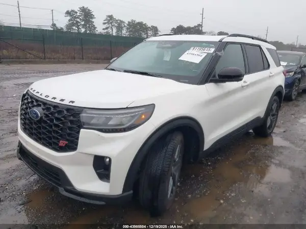 1FMWK8GCXSGA88841 2025 FORD EXPLORER - Image 2