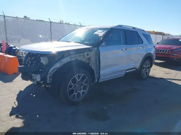 1FMWK8HC0SGC64231 2025 FORD EXPLORER - Image 2