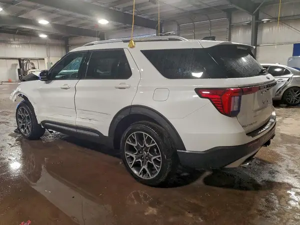 1FMWK8HC9SGC84283 2025 FORD EXPLORER - Image 2