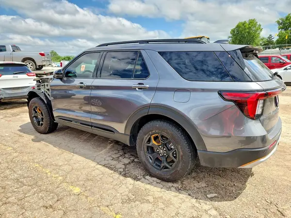 1FMWK8JC6TGA51697 2026 FORD EXPLORER - Image 2