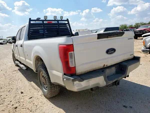 1FT7W2A62JEC66863 2018 FORD F250 - Image 2