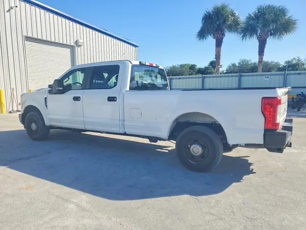 1FT7W2A63JEC09961 2018 FORD F250 - Image 2