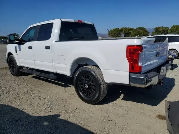 1FT7W2A68JEB04185 2018 FORD F250 - Image 2