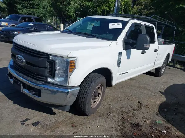 1FT7W2AT1KEG30861 2019 FORD F250 - Image 2